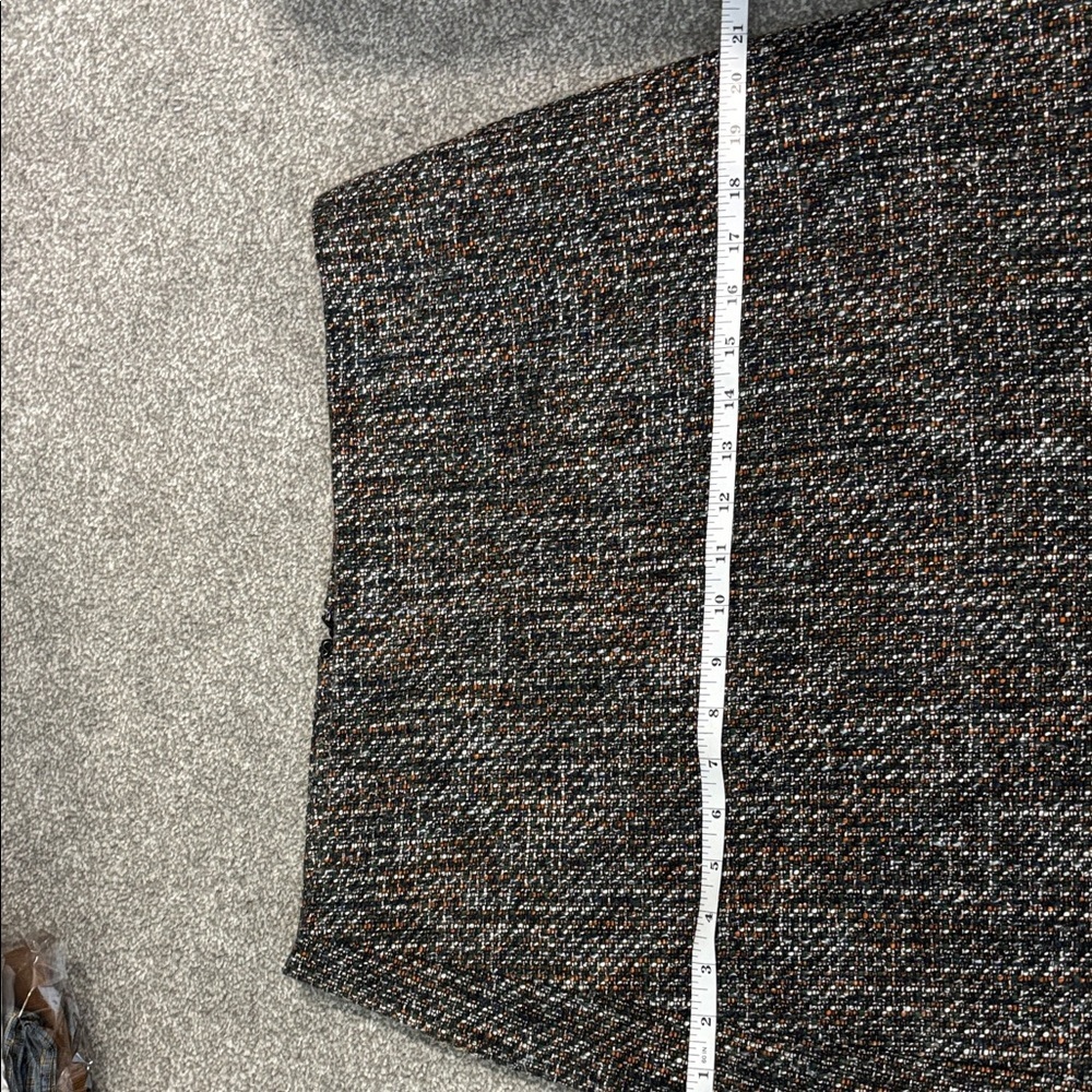 Elegant Ann Taylor Factory Tweed Skirt - Picture 5 of 13